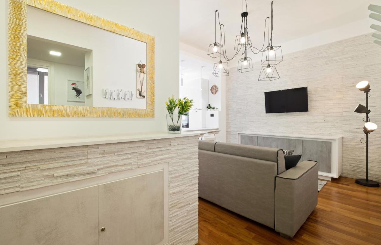 3 Bed Modern Flat - 15 Minutes Walk To Colosseum 罗马 外观 照片